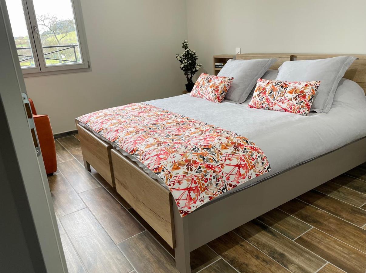 Chez La Rose Luxueuse Cottage Avec Jacuzzi Rouvres-la-Chétive Eksteriør bilde
