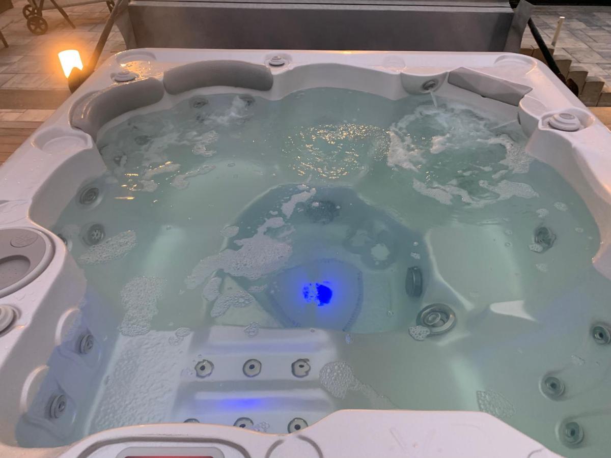 Chez La Rose Luxueuse Cottage Avec Jacuzzi Rouvres-la-Chétive Eksteriør bilde