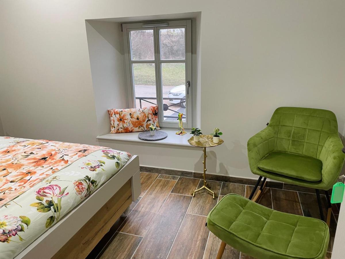 Chez La Rose Luxueuse Cottage Avec Jacuzzi Rouvres-la-Chétive Eksteriør bilde